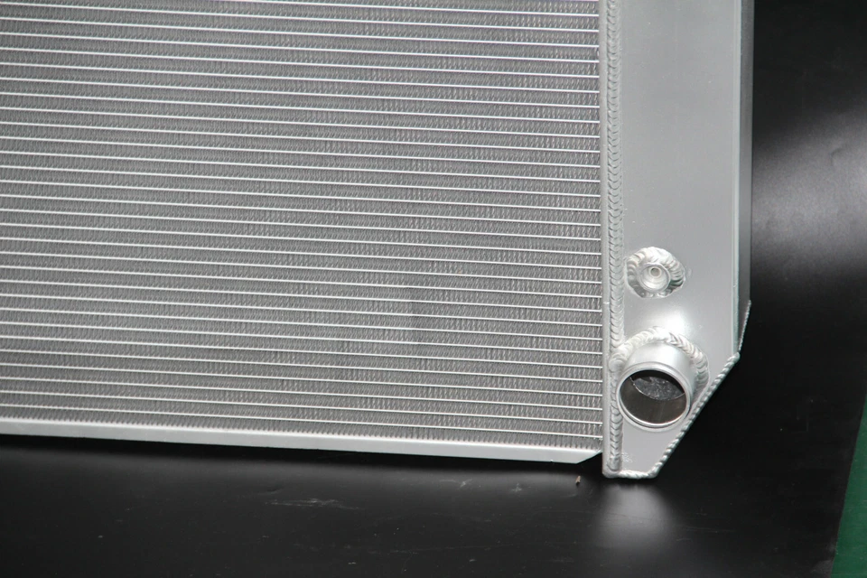 Radiador de aluminio CC1523 para Chevy C/K 1500/2500/3500 V8 1994-2002 6,5 L diésel Foto 4 de 4