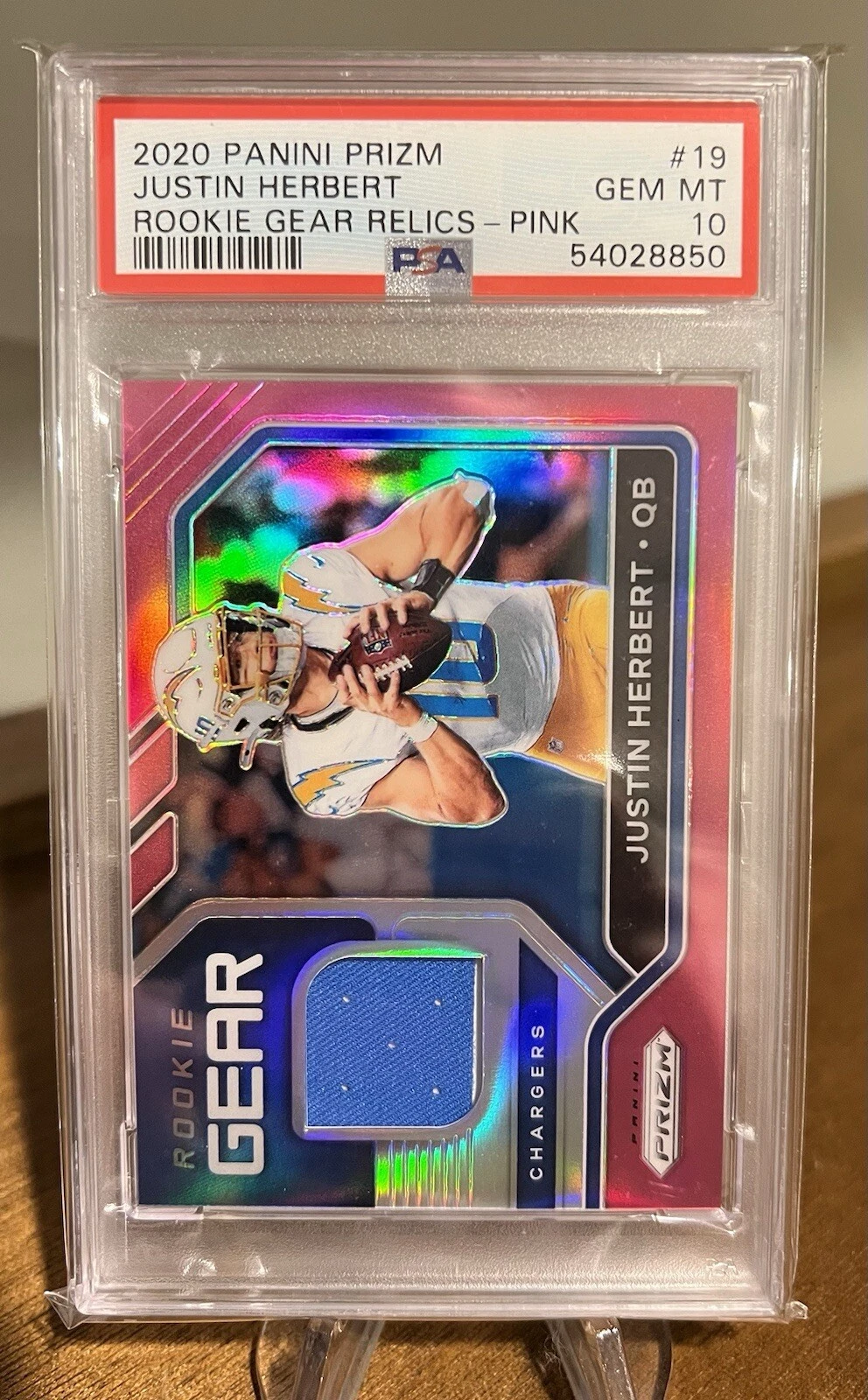 Justin Herbert Panini Prizm Rookie Gear Relics #19 Pink