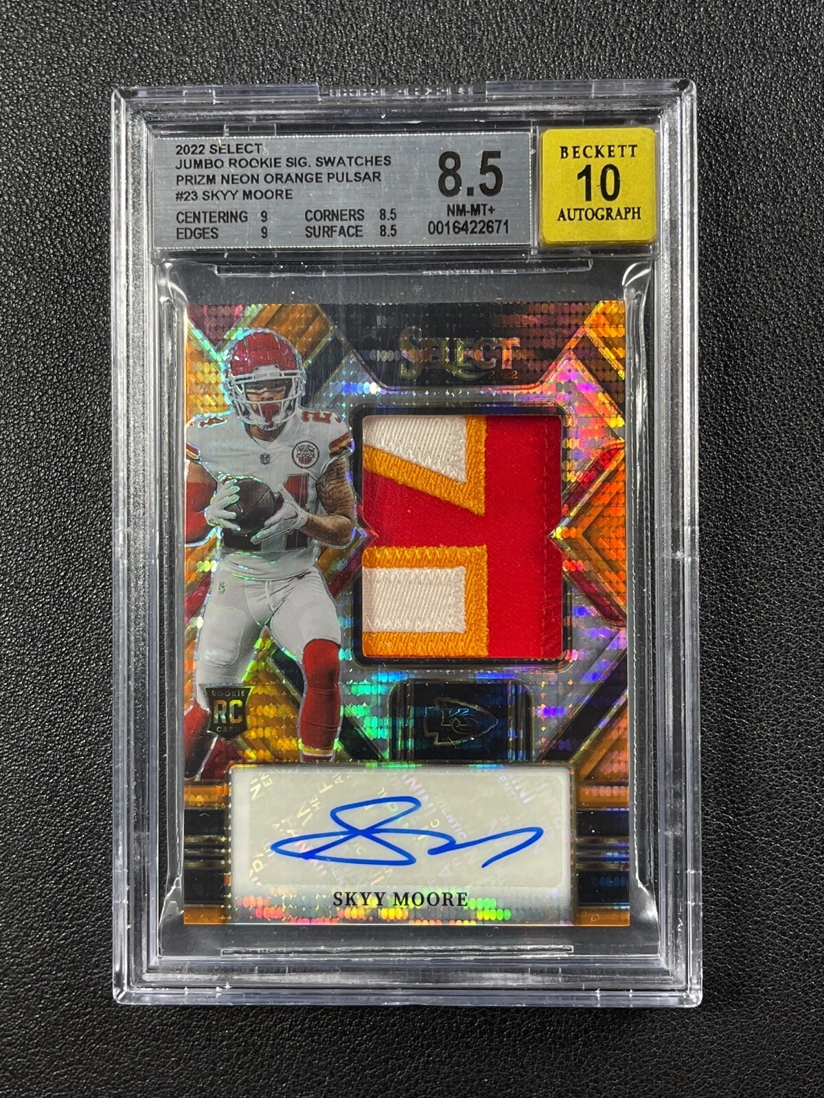 Skyy Moore Panini Select Jumbo Rookie Signature Swatch #JRSSM Neon Orange Pulsar