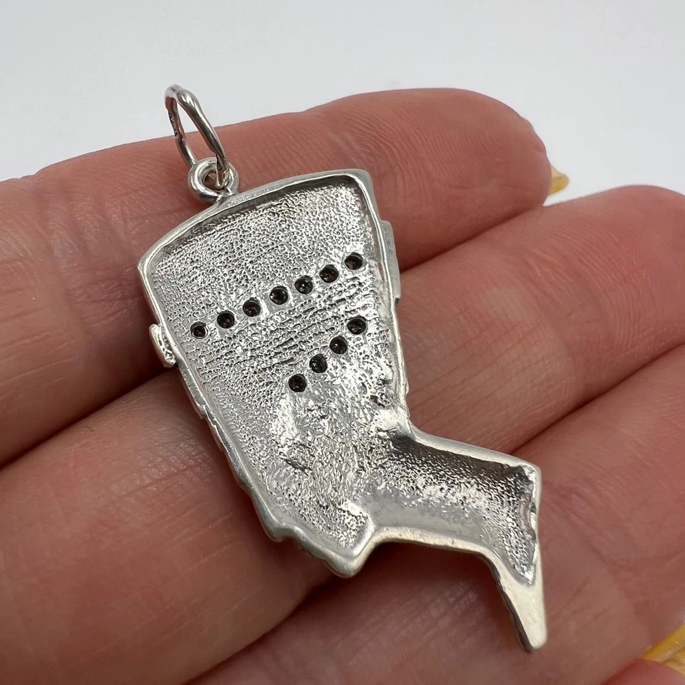 Ciondolo Nefertiti in argento sterling 925 con zirconi regina egizia - Immagine 4 di 4