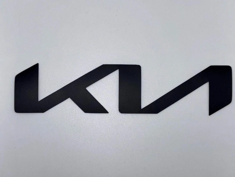 Calcomanía de vinilo superpuesta emblema Kia K4 2025 Foto 2 de 4