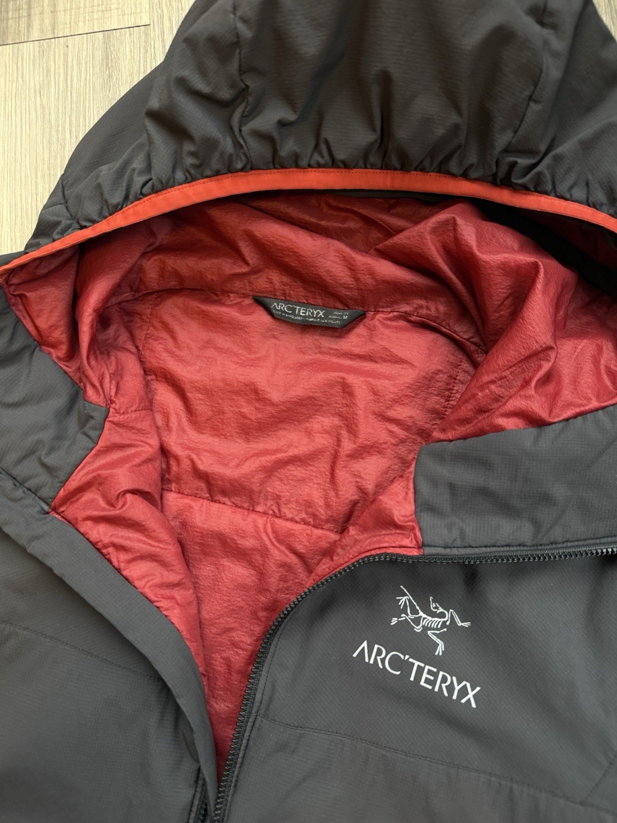 Arc'teryx Atom AR Hoody Synthetic Fill Insulated Jacket Black, Size M image 3