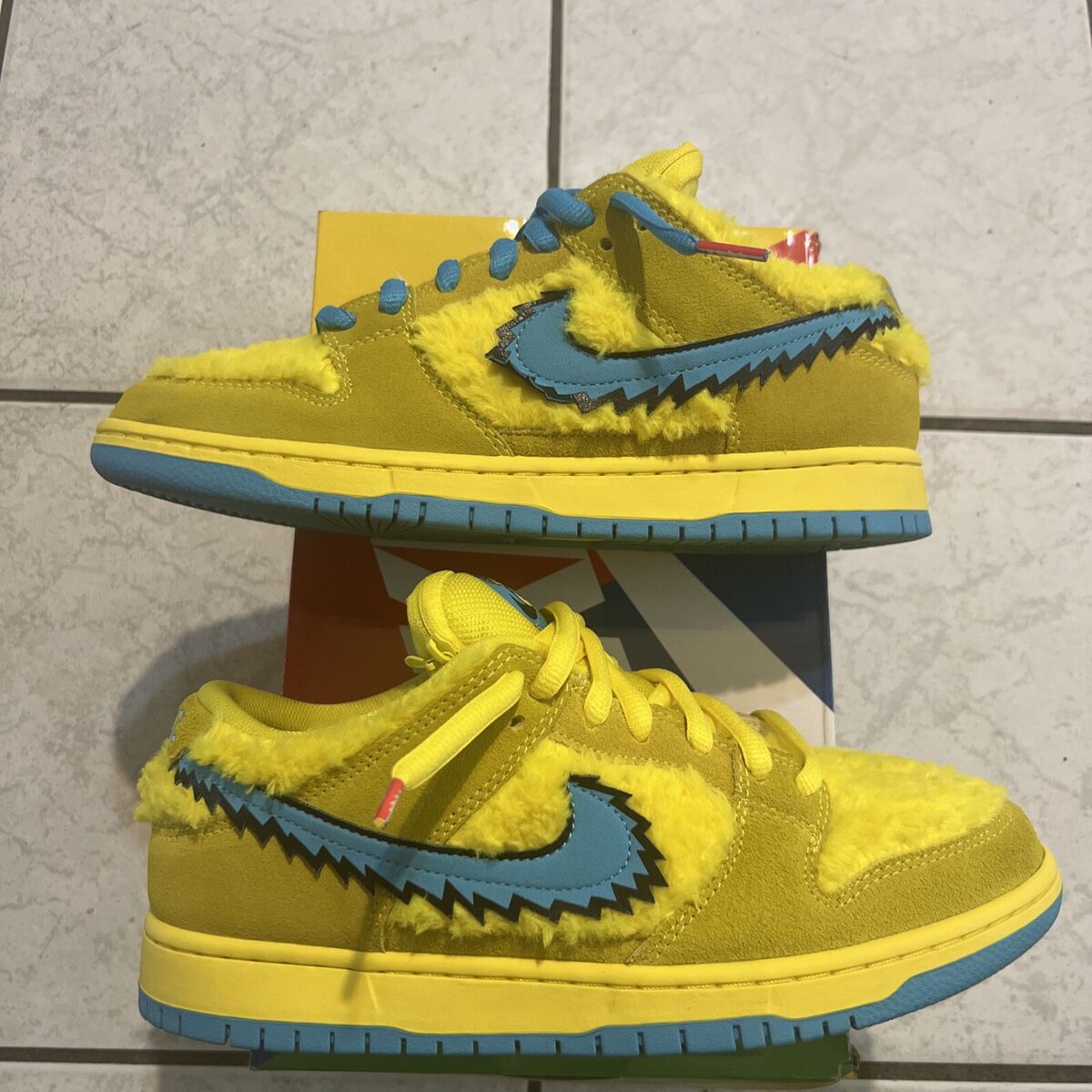 Size 9 - Nike Dunk Low SB x Grateful Dead Yellow Bear Size 9 - Nike Dunk Low SB x Grateful Dead Yellow Bear