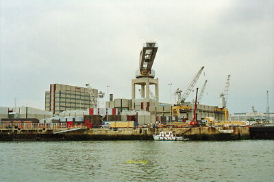 Foto 6x4 U-Boot Refit Centre, HMS Drake (HMNB Devonport) Torpoint The um 1990