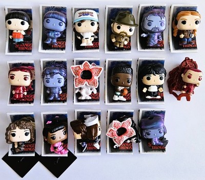 Satz mit 17x Stranger Things x Kinder Joy Figuren
