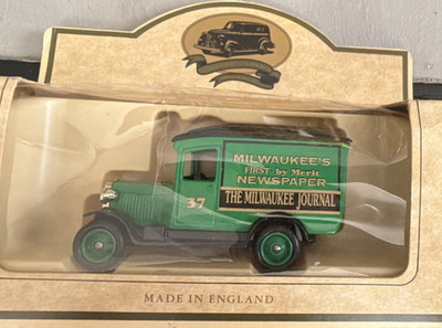 Lledo Days Gone 1:64 1930 Ford Model A Advertising Truck Diecast Green/Black