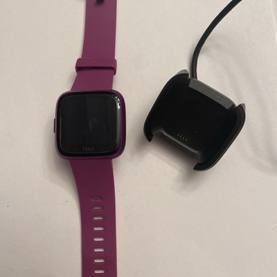 Fitbit Versa Lite FB415 Fitness Smartwatch-silver Case/SM Light Purple Band