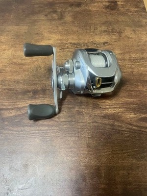 リール Daiwa TEAM DAIWA-Z 103H Daiwa Team Daiwa TD-Z 103H Baitcasting Reel Right Handle Silver