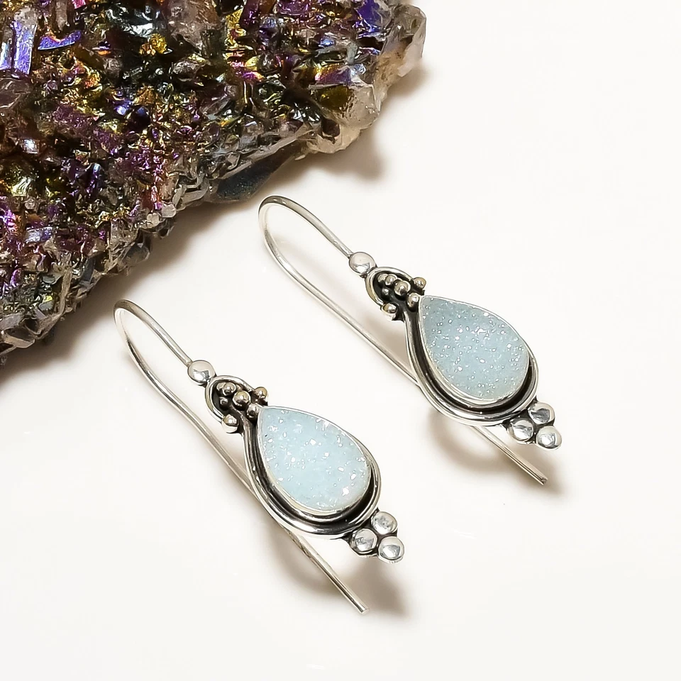 Pendientes de joyería de plata de ley 925 hechos a mano con piedras preciosas druzy de ágata de titanio Foto 3 de 4