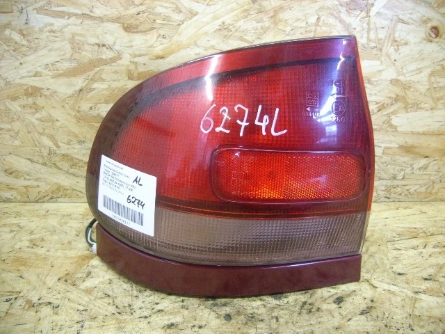 Rückleuchte Exterior Izquierda Mazda 626 IV Hatchback (GE) 1.9i - Imagen 2 de 2