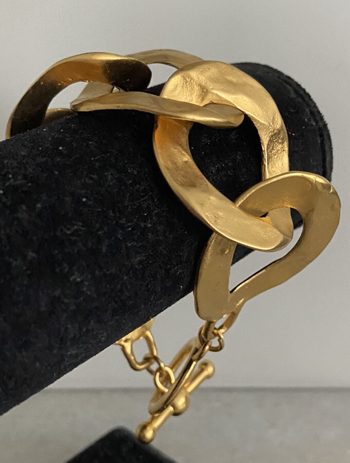 Vintage Kenneth Jay Lane Gold Hammered Curb Link … - image 5