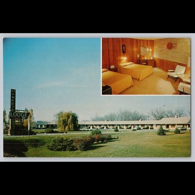 Postcard Hawkeye Lodge Luxury Motel Iowa City IA