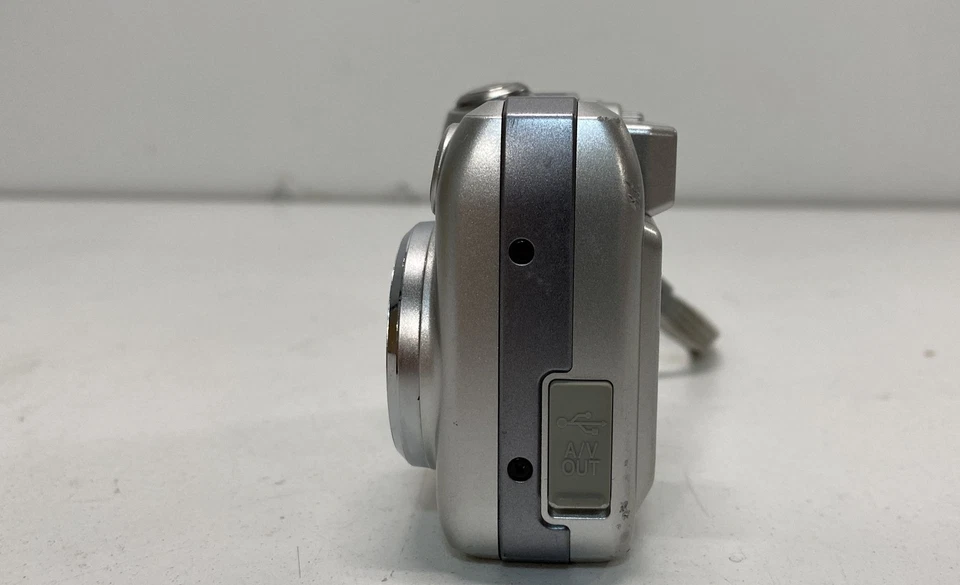 Nikon COOLPIX 4100 4.0MP Compact Digital Camera - Image 2 of 4