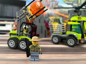 LEGO City Volcano Heavy - lift Helicopter No. 60125 Set With Box Instructions