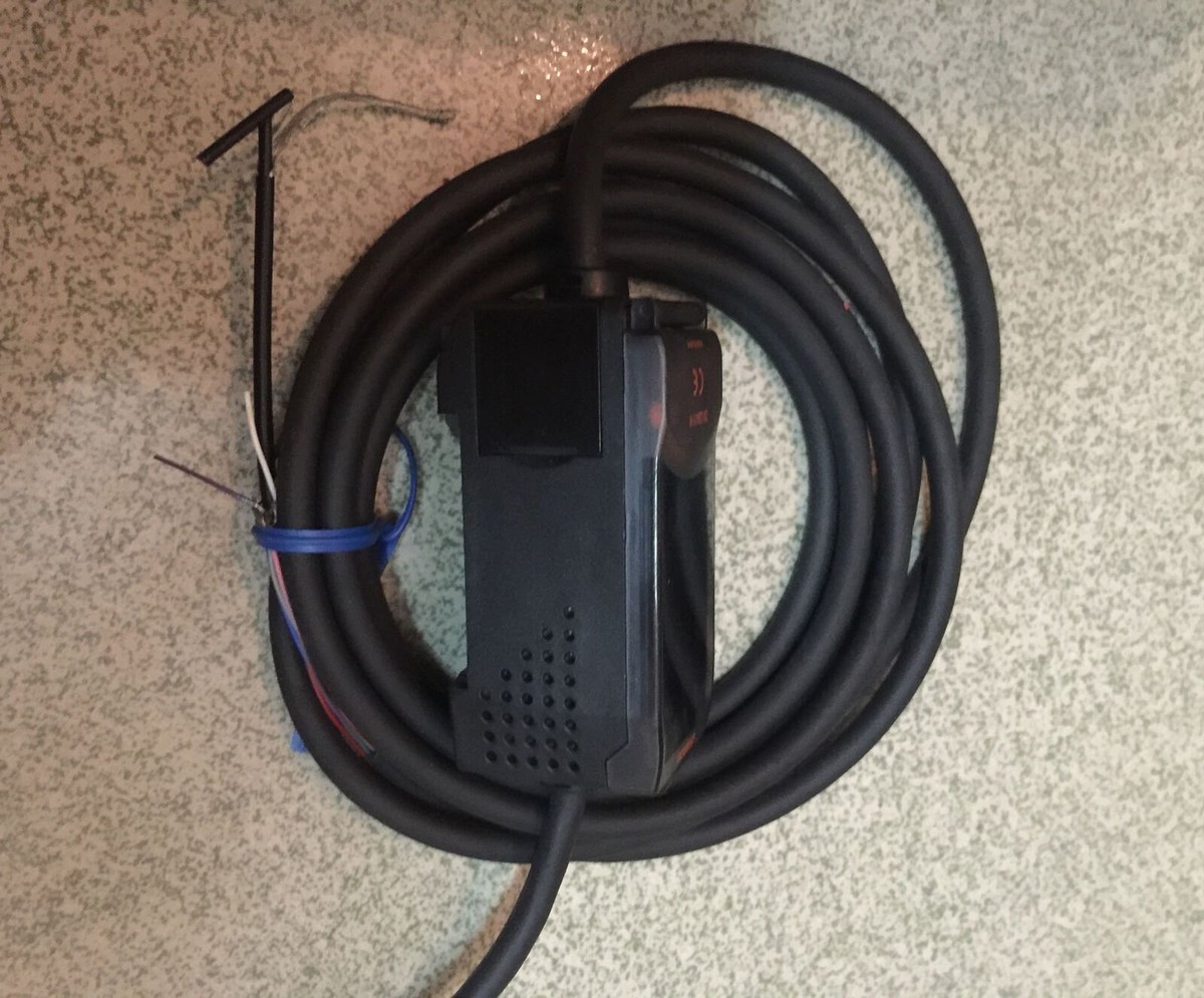 1PC USED Omron laser displacement sensor ZX-LDA11-N | eBay