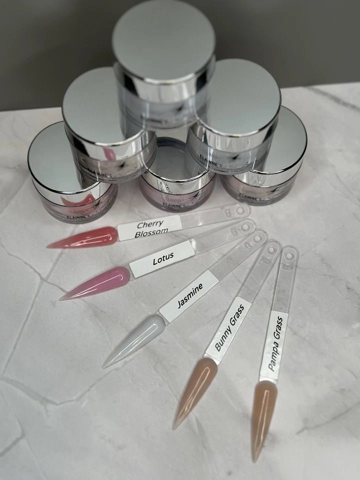 Polvo acrílico con cubierta de flor de cerezo Foto 3 de 4