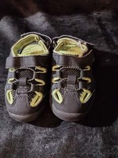 Boys infant shoes size 5