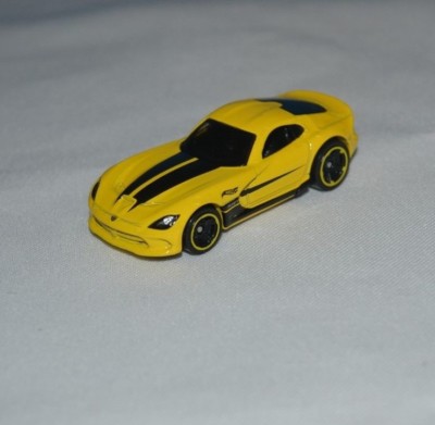HOT WHEELS 2016 THEN AND NOW - 2013 SRT VIPER YELLOW LOOSE