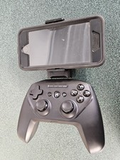 I Phone SE 2nd Generation And Steelseries Nim...