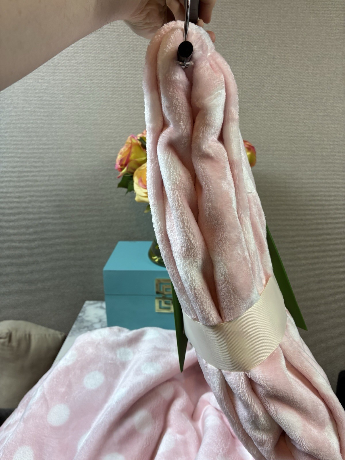 Kate Spade Plush Fleece Throw In Pink w/ White Polka Dots - 60” X 70” Brand New thumbnail 4