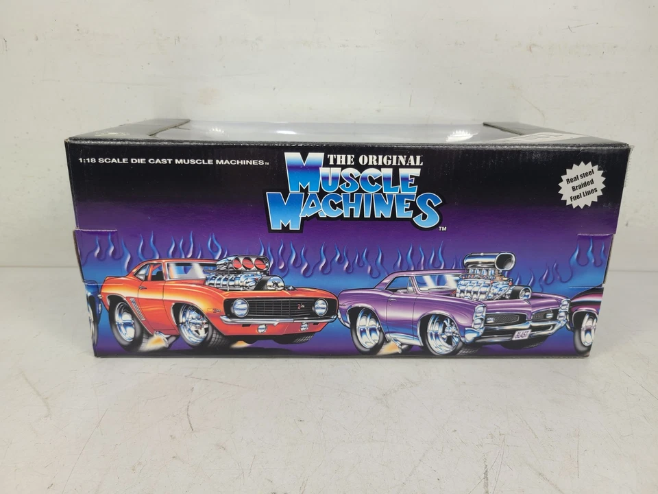 (NEW) Muscle Machines 1/18 Limited Edition White '70 Plymouth Cuda White Black - Image 4 of 4