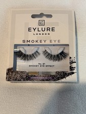 EYLURE No. 21 Smokey Eye Effect Strip Eyelashes Black Shade with Adhesive