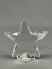 Vintage French BACCARAT CRYSTAL STANDING STAR PAPERWEIGHT; Mint