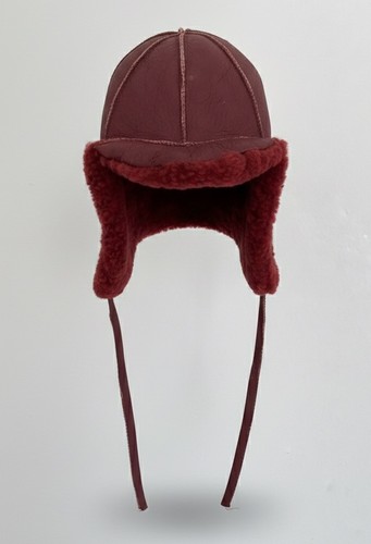 STUNNING women’s Shearling Leather Trapper Hat In Burgundy Red Size.M EX.COND