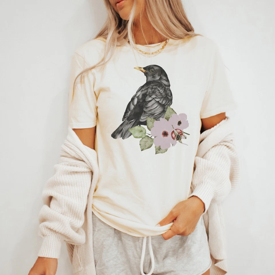 Camiseta negra con gráfico floral de pájaro camiseta de naturaleza diseño único Foto 2 de 4