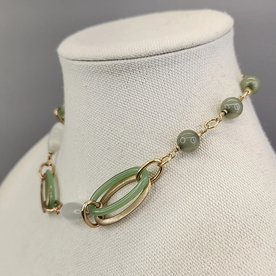 Gargantilha Liz Claiborne colar corrente verde vidro branco Moonglow tom dourado 16" - Imagem 4 de 4