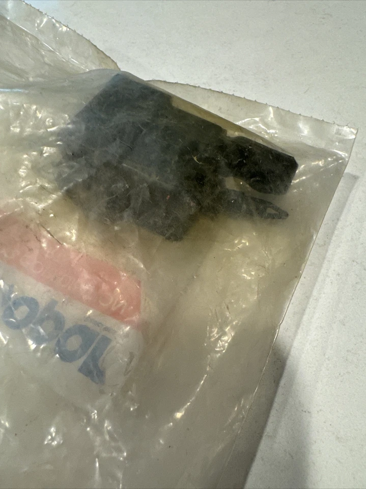 New Mopar 4439013 A/C Compressor Relay 1988-93 Dodge D150 D250 Dakota Ram Van  - Image 2 of 3