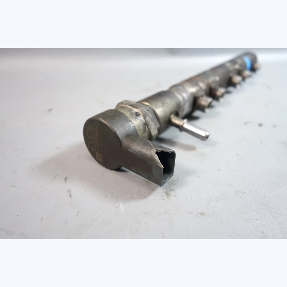 Trilho de pressão de combustível diesel 4 cilindros danificado 14-18 BMW F30 328d X3 28d N47 fabricante de equipamento original - Imagem 2 de 4