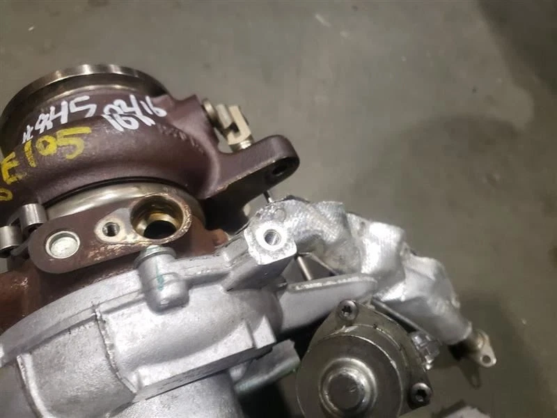 Conjunto de turbocompresor - Audi TT Convertible Turbo 2016 - 15-17 OEM 06K145722L Foto 3 de 4