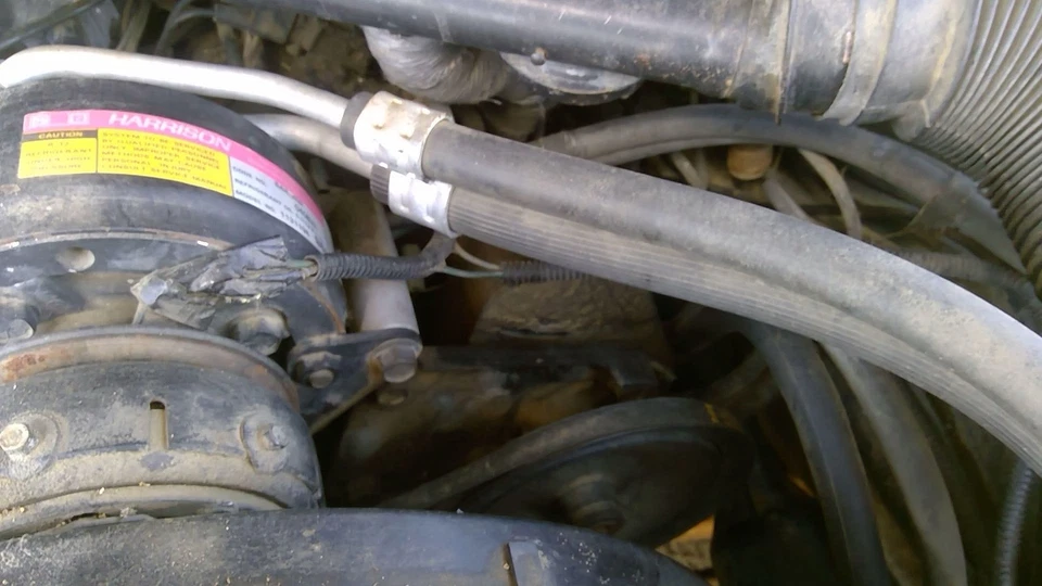 1983 Pontiac Firebird bomba de direção hidráulica com suporte de montagem fabricante de equipamento original 2,8l - Imagem 2 de 4