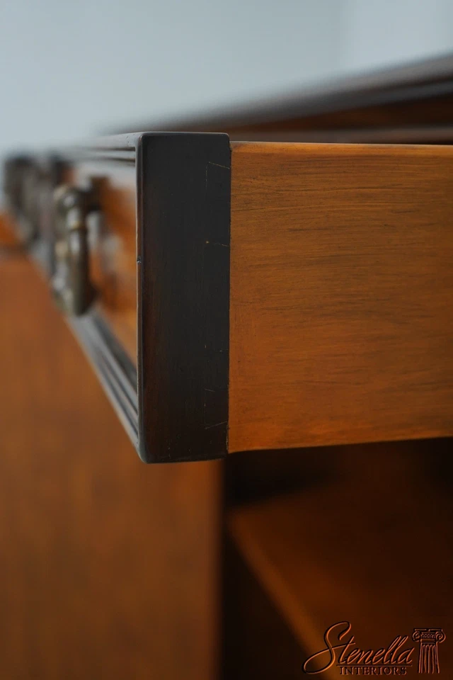 L65917: Aparador THEODORE ALEXANDER Chateau du Vallois Credenza Foto 4 de 4