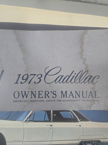 VINTAGE CADILLAC COLLECTOR'S LITERATURE LOT - Picture 12 of 21