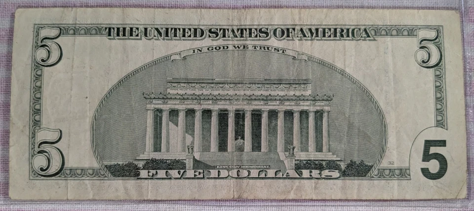 1999 $5 olar star note,SN BA00741153* circulated - Image 2 of 2