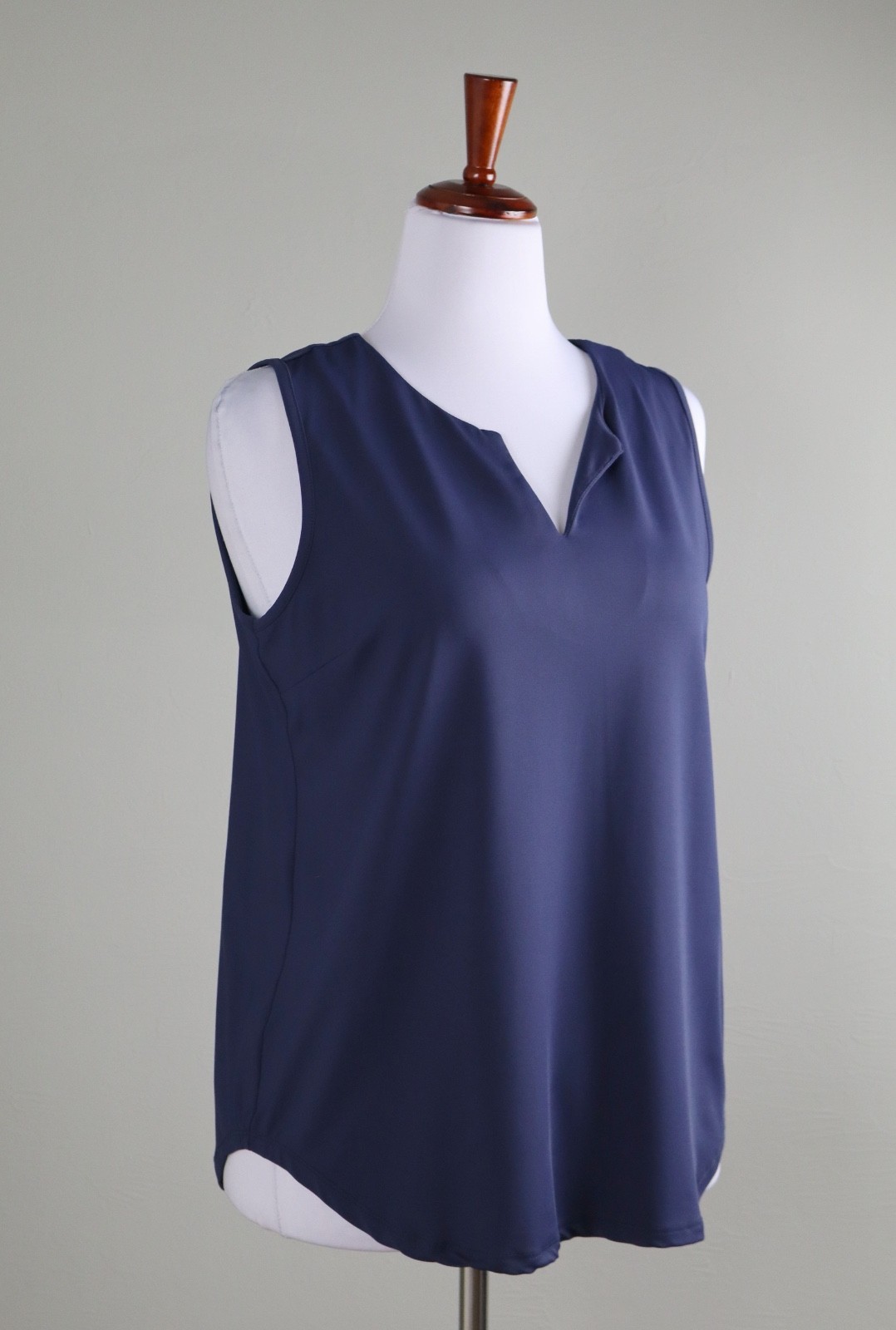 ANTHONY'S $69 Smooth Stretch Solid Navy Blue V-Ne… - image 2