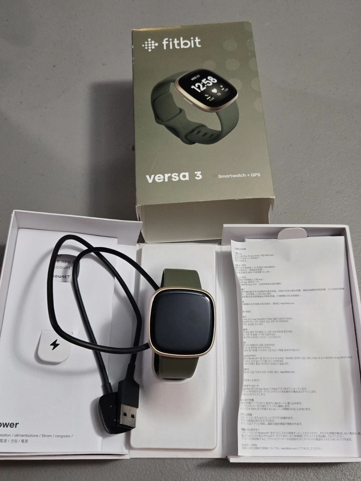 Fitbit Versa 3 Smartwatch 1.58" AMOLED Fitness Gold GPS Green