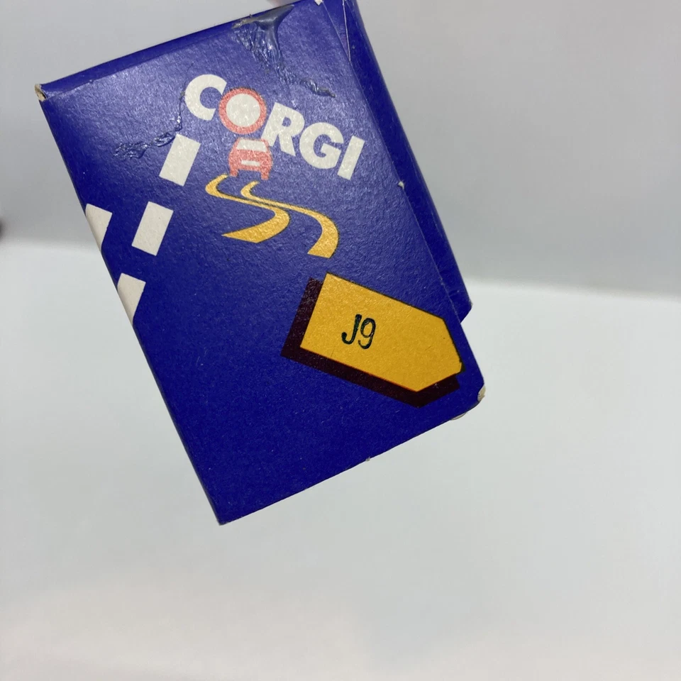 Corgi Iveco Container Mars Candy Delivery Truck 1984 Great Britain #J9 Sealed - Image 4 of 4