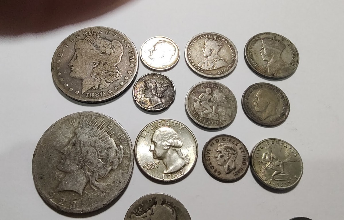 Mixed Lot of 22 USA & World Silver Coins Great Mix !! ((B47