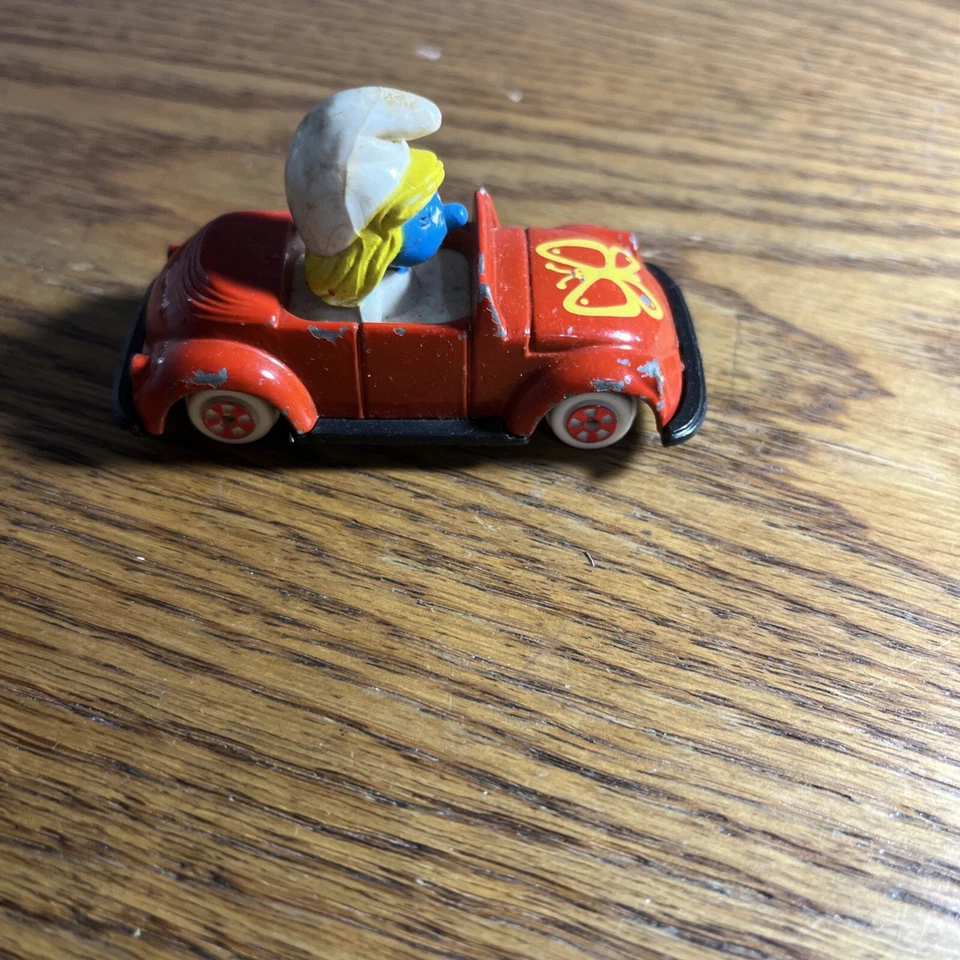 Vintage 1982 ERTL Smurfette Smurfs In Red Car Diecast Metal Sports Car - Image 3 of 4