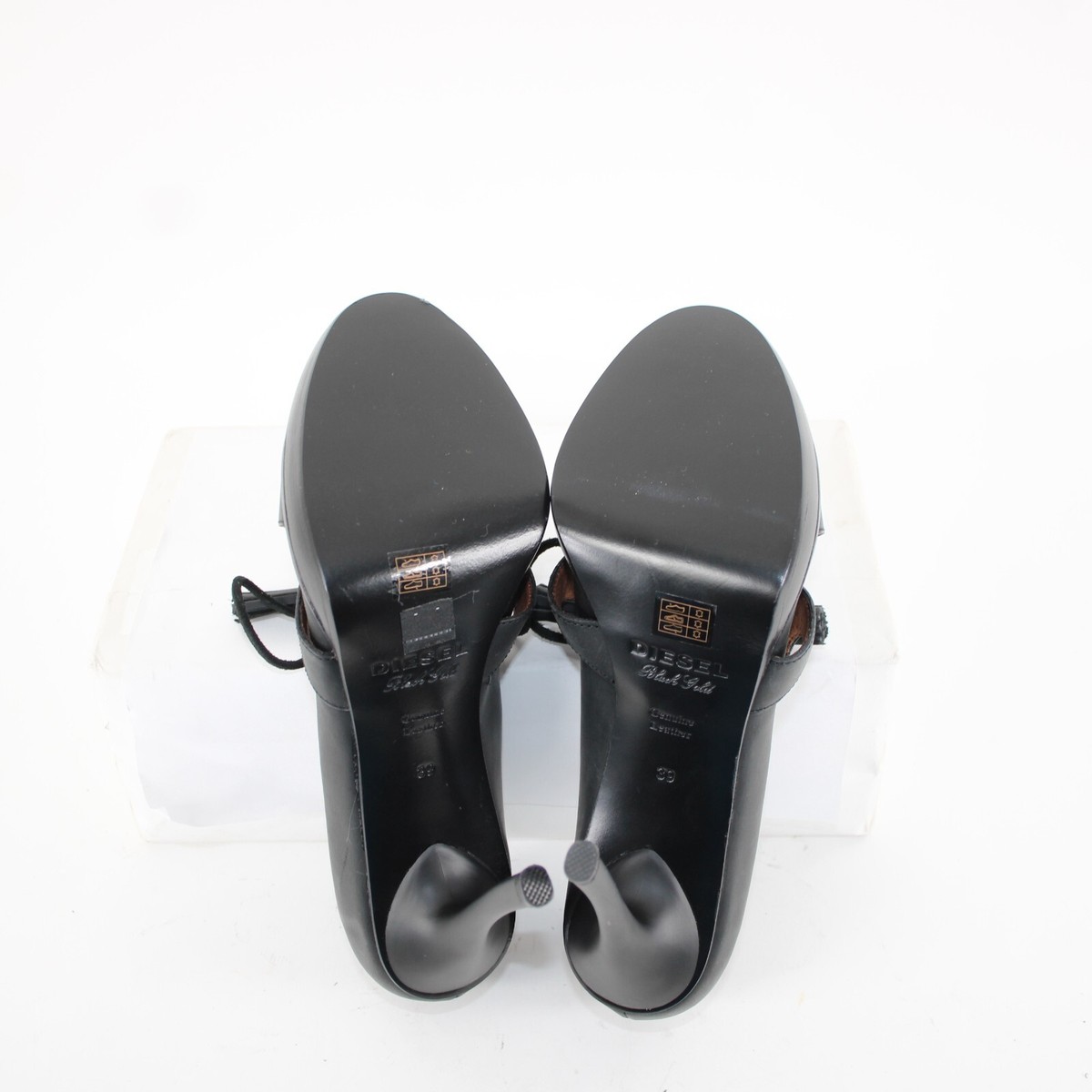 Diesel Black Gold Sz 39 Black Tie Detail Closed Toe Leather