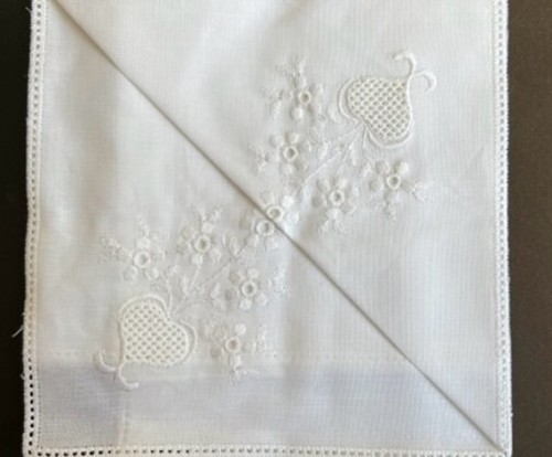 SPOKE EDGED HANDKERCHIEFS - STRAIGHT SHAPED WITH DESIGN ON ONE CORNER - Picture 2 of 2