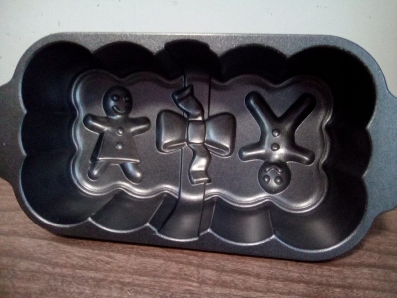NORDIC WARE GINGERBREAD NONSTICK LOAF PAN 10.75 X 5.5"× 3"