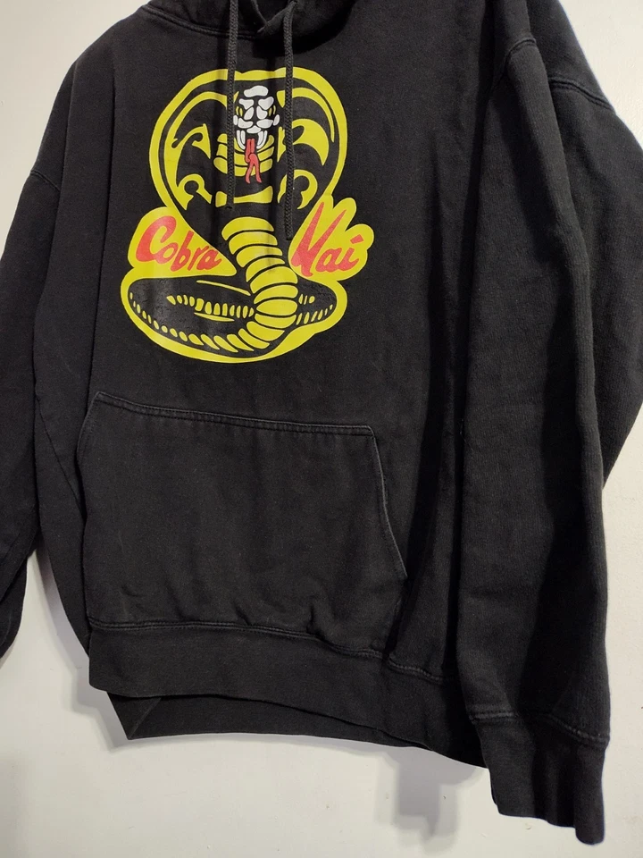 Карате Kid-Cobra Kai-УНИСЕКС-черный/ylw толстовка с капюшоном карманы взрослый размер маленький - Изображение 2 из 4