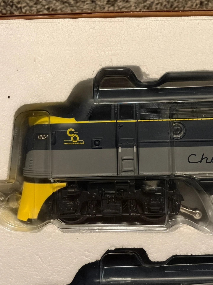 Juego de locomotora diésel K-Line F-Seris Chesapeake y Ohio F7 ABA #8012/8013/8506 Foto 2 de 4