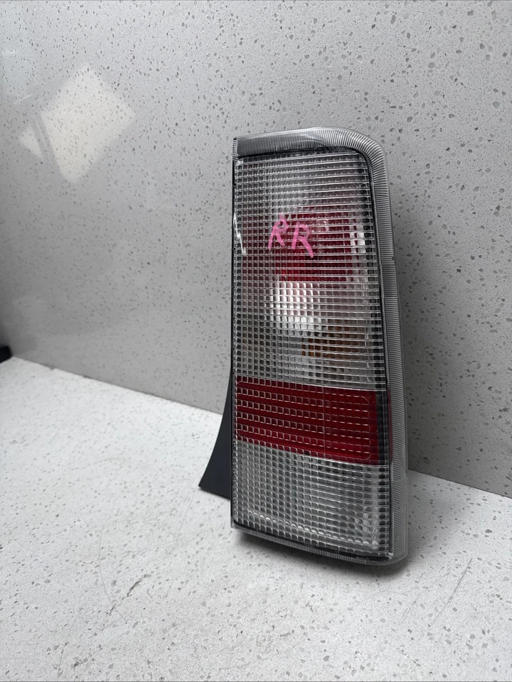 2004 - 2007 Scion XB Drivers LEFT Tail Light Assembly Foto 3 de 4