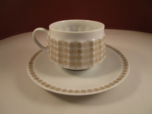 Vintage Arabia Finland Pallas Gold Set of 4 Cups & Saucers A - Picture 3 of 12