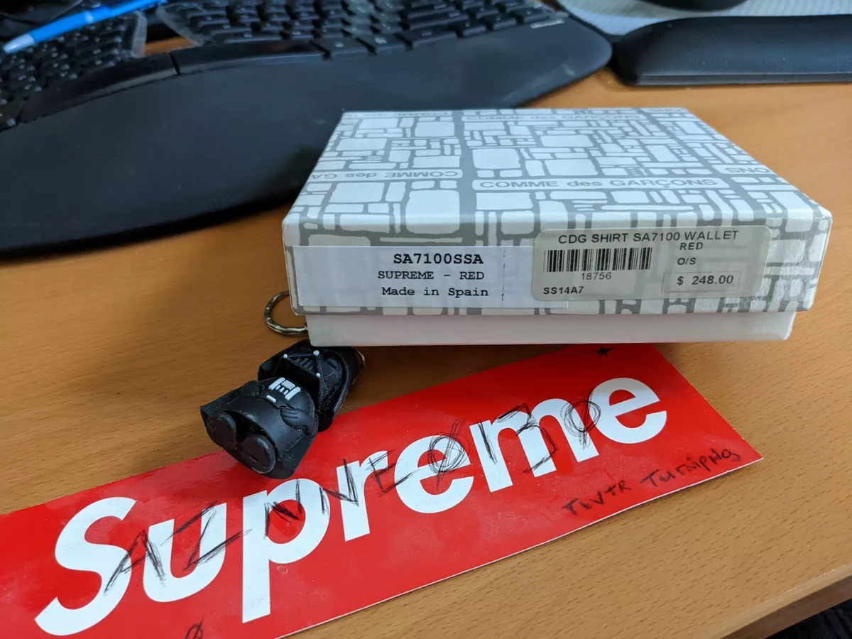 supreme wallet red